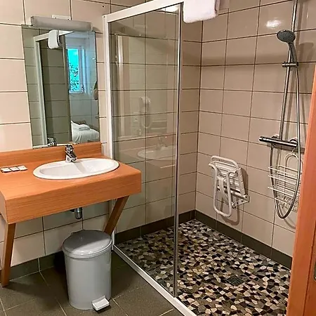 Notre Dame Des Monts Hotel