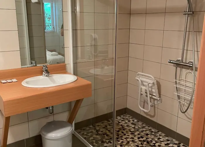 Notre Dame Des Monts Hotel *