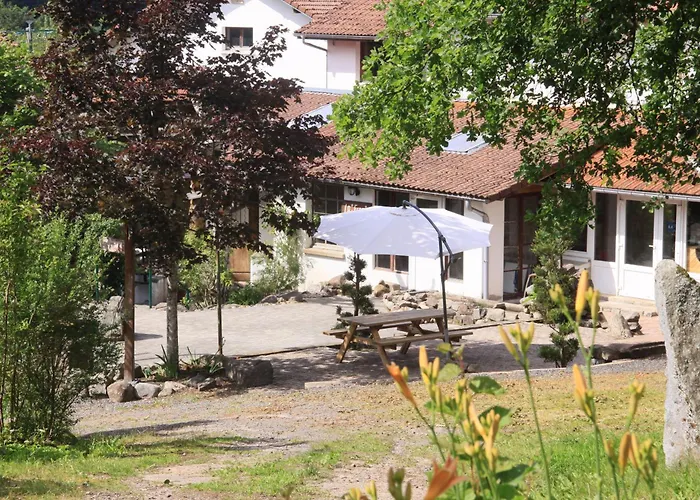 Notre Dame Des Monts Hotel *